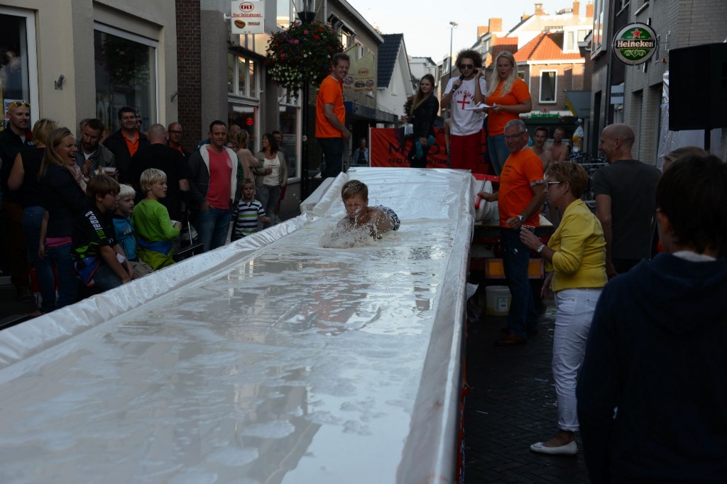 ../Images/Donderdag kermis 338.jpg